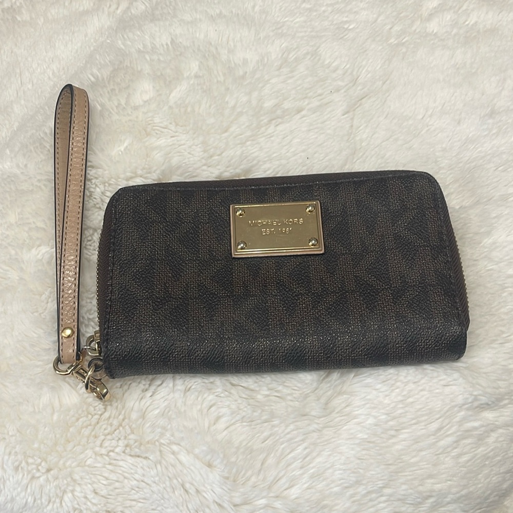 Michael kors wristlet / wallet
